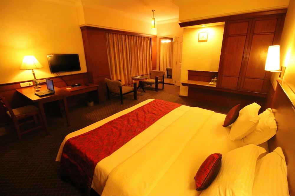 Hotel Skylon Ahmedabad Extérieur photo