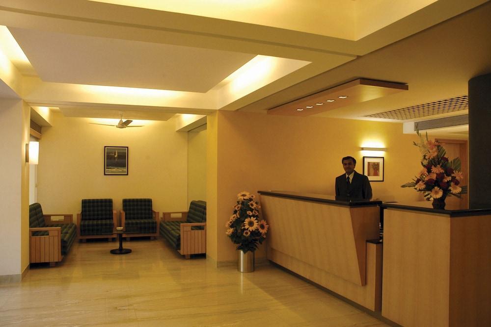 Hotel Skylon Ahmedabad Extérieur photo