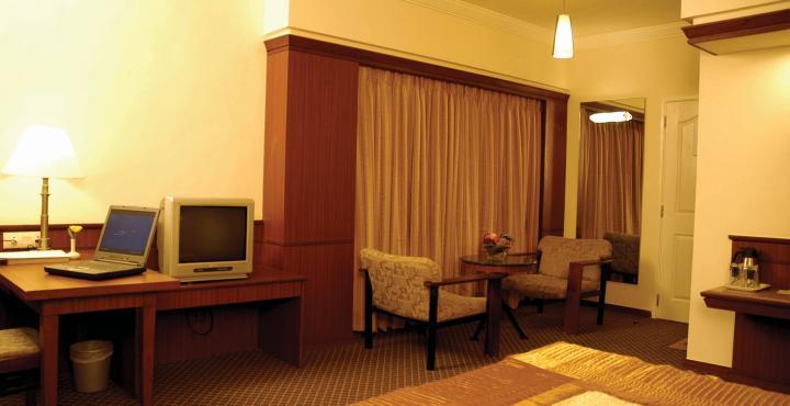 Hotel Skylon Ahmedabad Extérieur photo