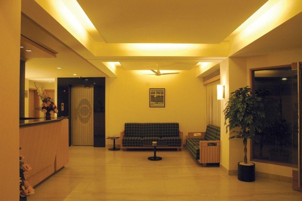 Hotel Skylon Ahmedabad Extérieur photo