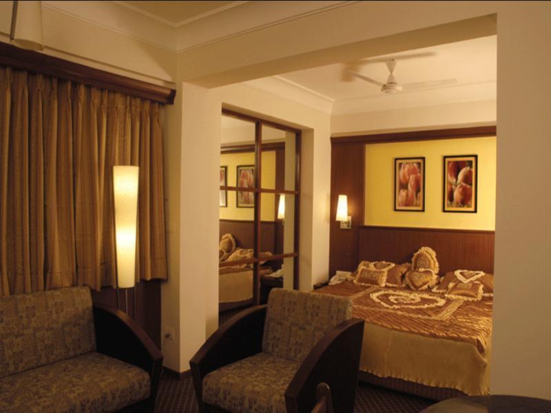Hotel Skylon Ahmedabad Extérieur photo
