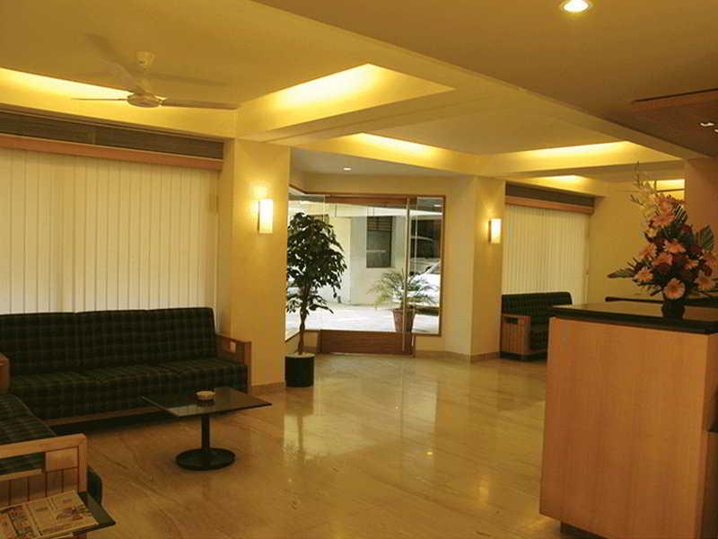 Hotel Skylon Ahmedabad Extérieur photo